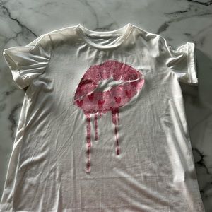 Women’s size large shirt